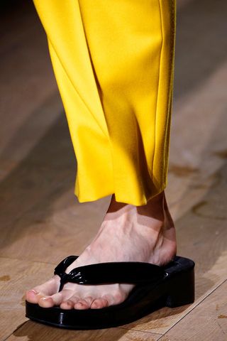 the-ugly-chic-shoes-well-all-wear-in-2017-1952783-1477440432