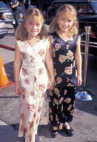 30-years-of-olsen-twins-style-see-their-fashion-evolution-1958207-1477848905