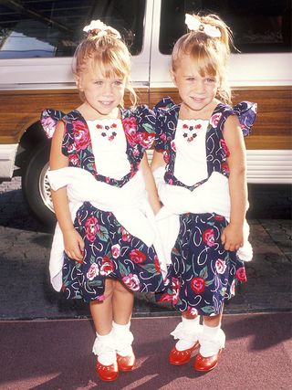 30-years-of-olsen-twins-style-see-their-fashion-evolution-1958208-1477848906