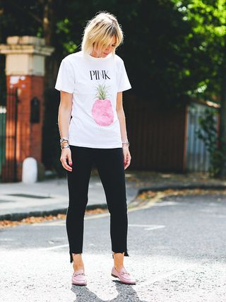 how-to-wear-graphic-tees-when-youre-a-grown-up-1956545-1477664671