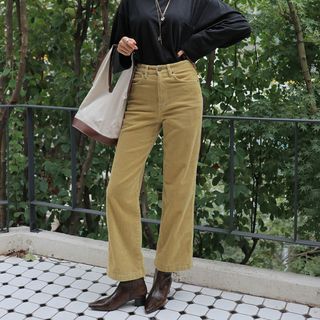 Style Nanda + Corduroy Trousers in Autumn Day
