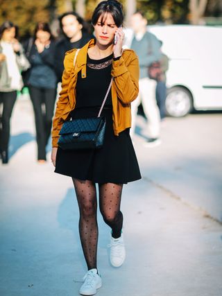 the-new-rules-of-wearing-tights-according-to-stylish-girls-1960355-1478008774