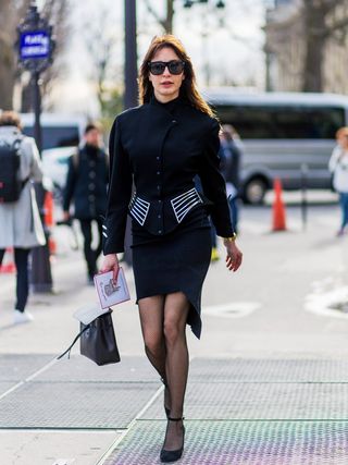 the-new-rules-of-wearing-tights-according-to-stylish-girls-1960426-1478015286