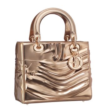 diors-amazing-new-handbag-collab-belongs-in-a-museum-1967854-1478557335