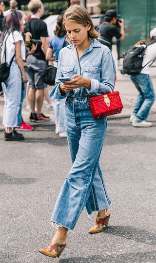how-to-wear-jeans-to-work-207822-1507320406749-image