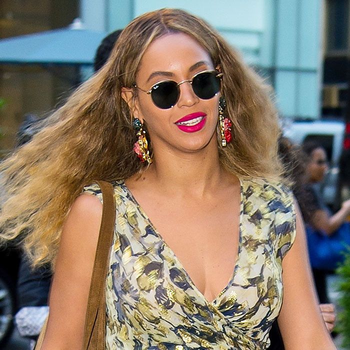 Yes, You Need Beyoncé's $40 H&M Jeans | Who What Wear