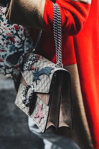 19-outfits-starring-gucci-bags-because-the-obsession-is-real-1978795-1479282753
