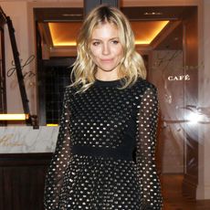 sienna-miller-holiday-part-style-interview-208595-1479298342-square