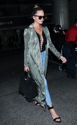 the-one-item-chrissy-teigen-almost-never-flies-without-1982155-1479424234