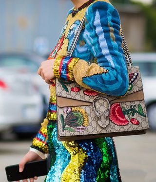 this-brands-handbags-have-officially-taken-over-the-fashion-world-2052489