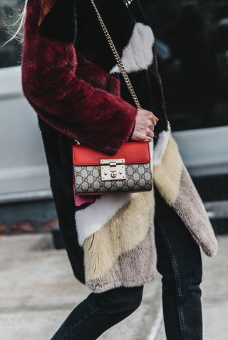 this-brands-handbags-have-officially-taken-over-the-fashion-world-2052497