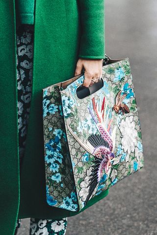 this-brands-handbags-have-officially-taken-over-the-fashion-world-2052498