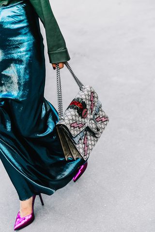 this-brands-handbags-have-officially-taken-over-the-fashion-world-2052504