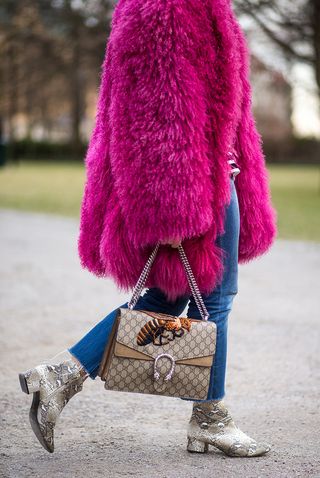 this-brands-handbags-have-officially-taken-over-the-fashion-world-2052505