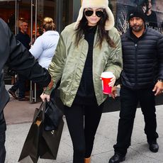 the-best-ways-to-wear-leggings-and-uggs-this-winter-210001-square