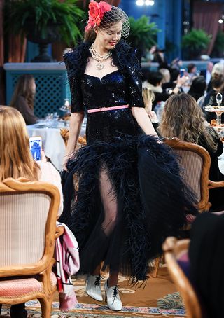 tk-incredible-pictures-from-the-latest-chanel-show-in-paris-2005758-1481044626