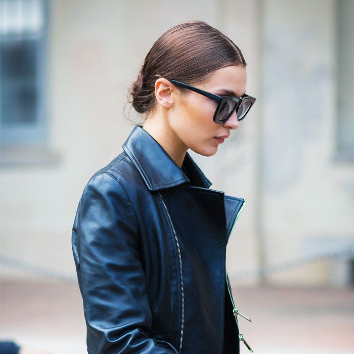 Bella Hadid's Sunglasses Shopping Trip Bodes Well for 2024