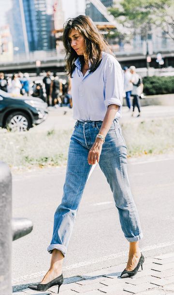 No One Is Wearing Mom Jeans Like This Anymore | Who What Wear