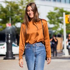 mom-jeans-styling-tips-211633-1481825138-square