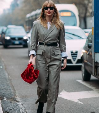 expensive-looking-outfit-formulas-street-style-212607-1520341475183-image
