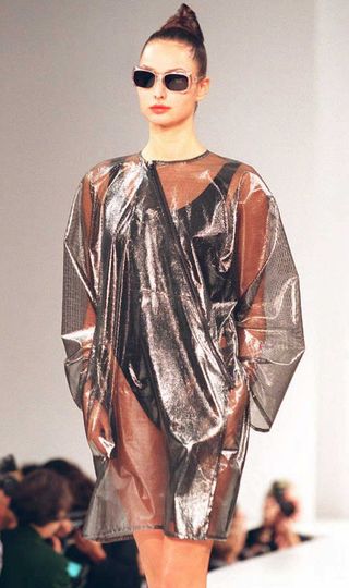 this-is-what-nyfw-runways-looked-like-in-the-90s-2131337
