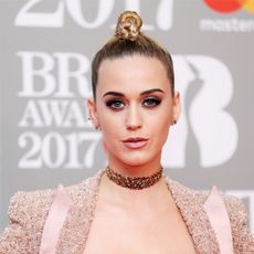 brit-awards-2017-fashion-216935-1487787485-square