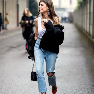 Fishnet tights under ripped jeans clearance outfit