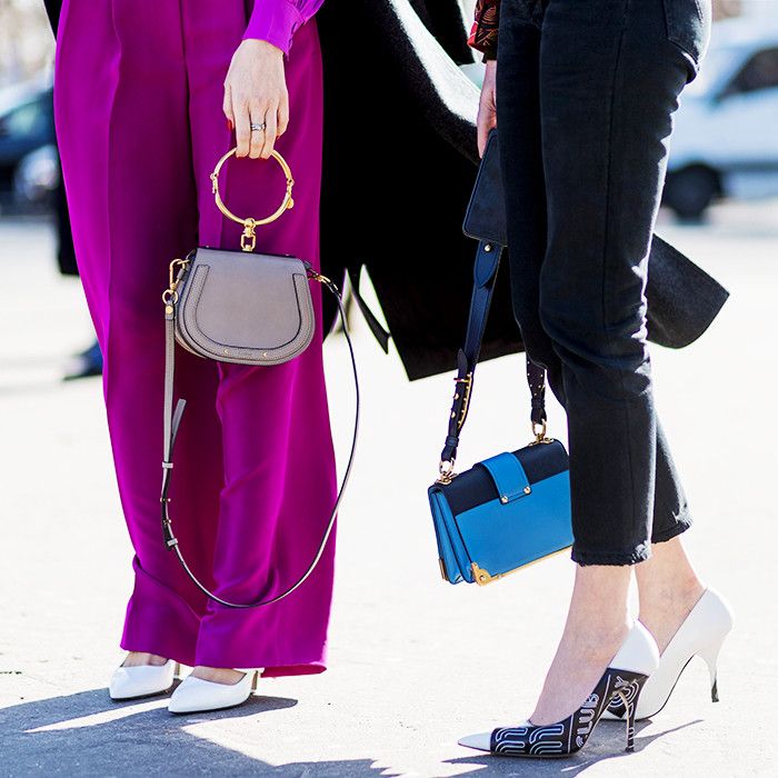 It's Official: These Are the 2 Handbag Trends to Buy Right Now