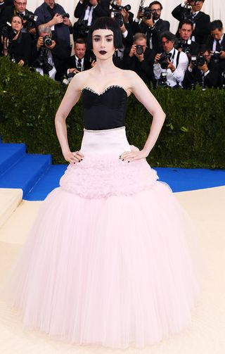 met-gala-red-carpet-2017-222857-1493679190771-image