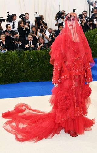 met-gala-2017-every-red-carpet-look-you-need-to-see-2230805