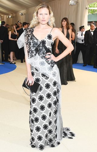 met-gala-2017-every-red-carpet-look-you-need-to-see-2230842