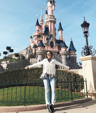 what-to-wear-to-disneyland-224210-1495221024549-image