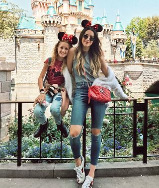 what-to-wear-to-disneyland-224210-1495221077957-image