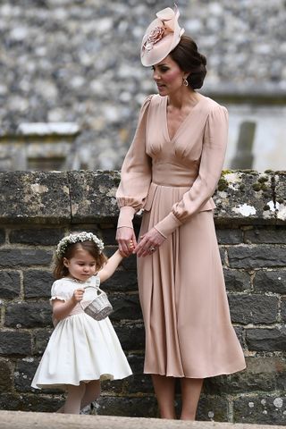 must-see-kate-middletons-head-to-toe-look-for-her-sisters-wedding-2253234