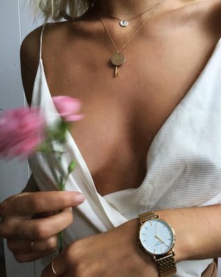 gold-pendant-chain-french-girl-trend-224830-1495483404808-image