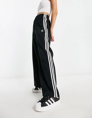 Adidas Originals + Relaxed Sweatpants