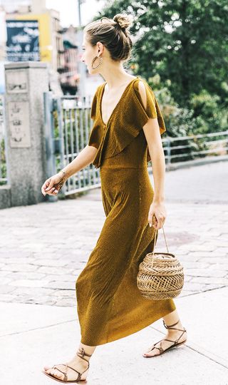 so-this-is-the-biggest-maxi-dress-styling-mistake-2307437