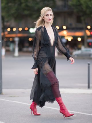 paris-fashion-week-street-style-2017-228883-1499338490850-main