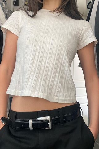 how-to-wear-a-belt-229789-1675395655006-image
