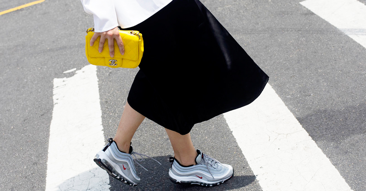 girl wearing air max 97