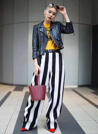 6-japanese-fashion-trends-taking-over-the-streets-of-tokyo-2369697