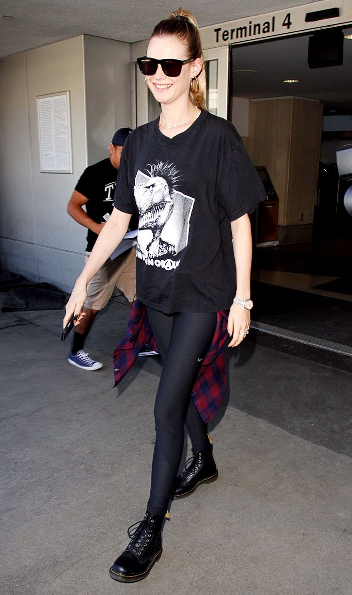 The Best Way to Tie a Shirt Around Your Waist Who What Wear