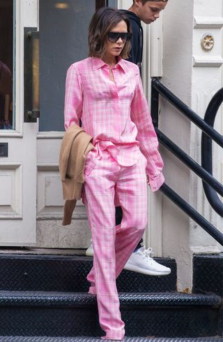 victoria-beckham-pink-check-suit-234158-1504083153845-main