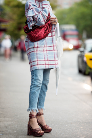 new-york-fashion-week-street-style-september-2017-234885-1504746282442-image