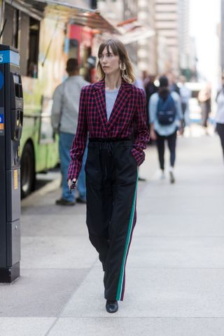 new-york-fashion-week-street-style-september-2017-234885-1505191219656-image