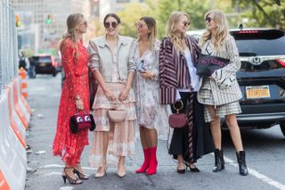 new-york-fashion-week-street-style-september-2017-234885-1505191687234-image