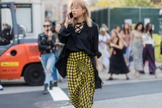 new-york-fashion-week-street-style-september-2017-234885-1505191895199-image