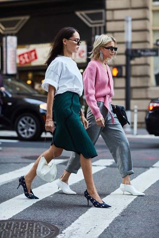 new-york-fashion-week-street-style-spring-2018-235025-1505174747316-image