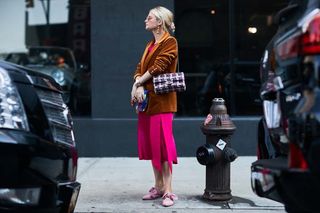 new-york-fashion-week-street-style-spring-2018-235025-1505250767281-image