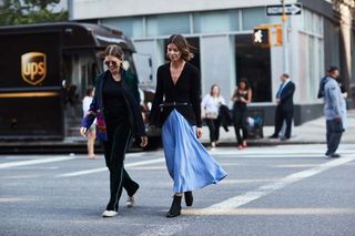 new-york-fashion-week-street-style-spring-2018-235025-1505250767741-image